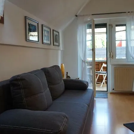 Juro's Apartament Höchst