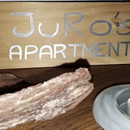 شقة Juro's